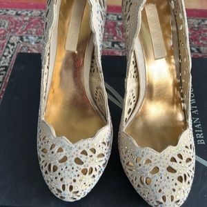 BCBG Maxazria pumps